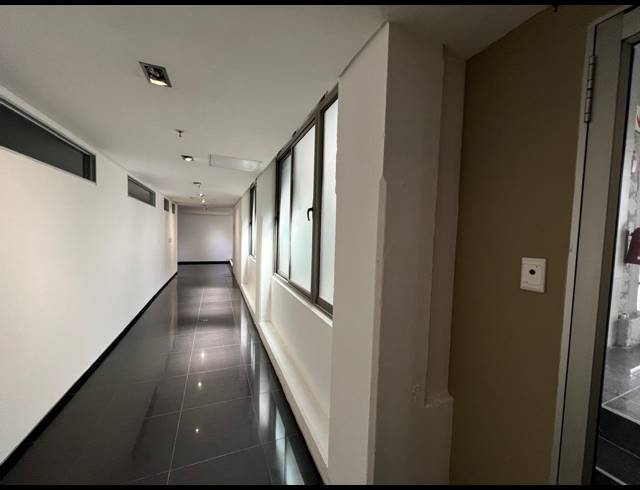 343M² OFFICE TO LET IN WOODSTOCK